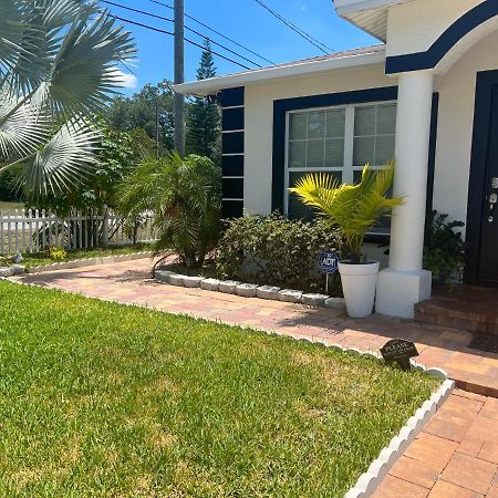 Caribbean Splendor Vacation Rental Near Bush Gardens Tampa Fl Exterior photo